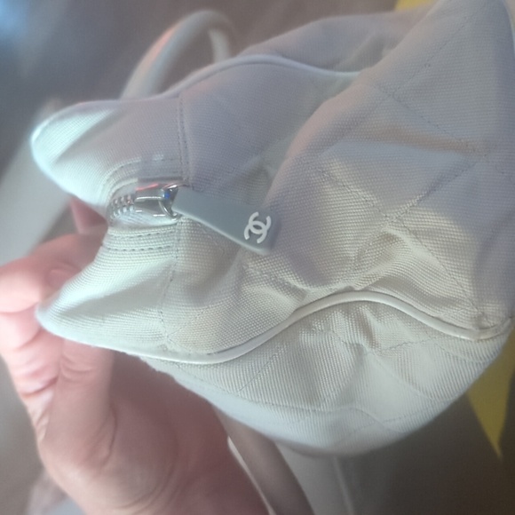 Chanel Quilted Handbag Authentic Vintage - Picture 13 of 16